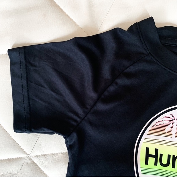 Hurley • UPF 50+ Rashguard Shirt - Picture 4 of 6